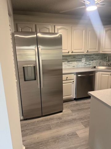 302 Knotty Pine Circle A-1, Greenacres, FL 33463