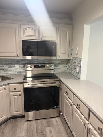 302 Knotty Pine Circle A-1, Greenacres, FL 33463