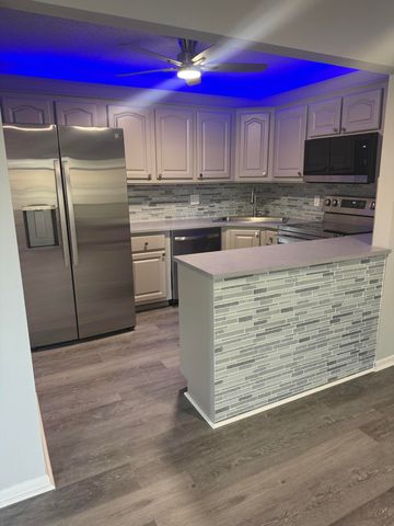 302 Knotty Pine Circle A-1, Greenacres, FL 33463