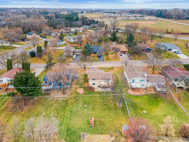 6596 Sandlewood Road, Woodbury, MN 55125