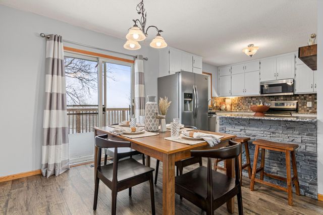 6596 Sandlewood Road, Woodbury, MN 55125