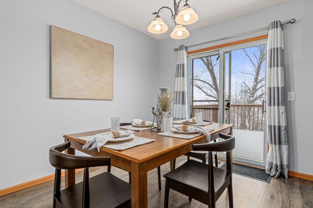 6596 Sandlewood Road, Woodbury, MN 55125