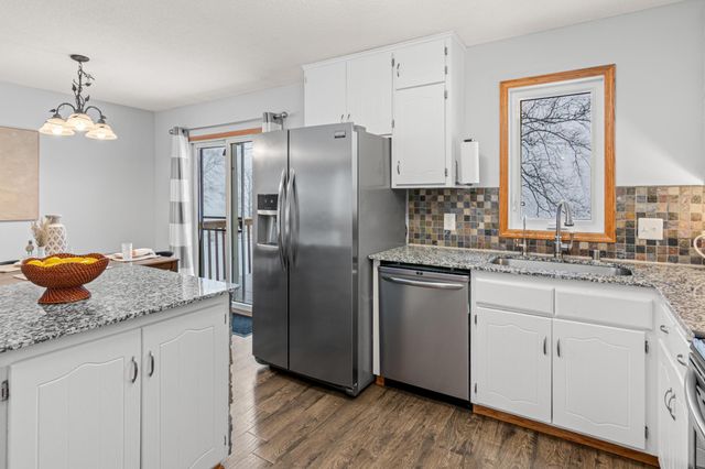 6596 Sandlewood Road, Woodbury, MN 55125