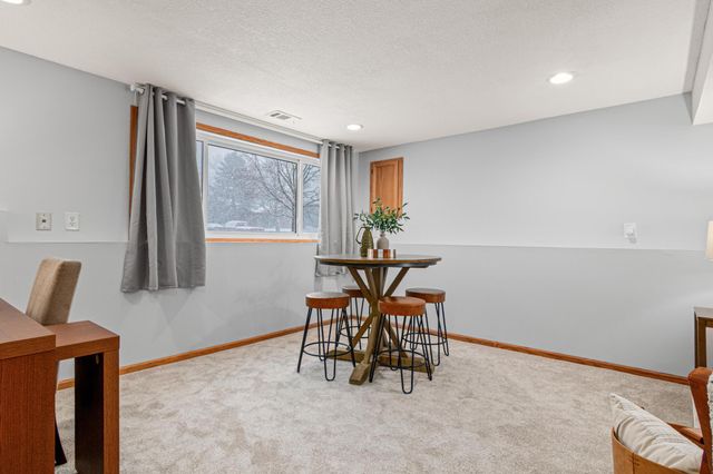 6596 Sandlewood Road, Woodbury, MN 55125