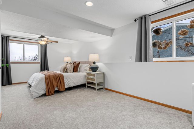 6596 Sandlewood Road, Woodbury, MN 55125