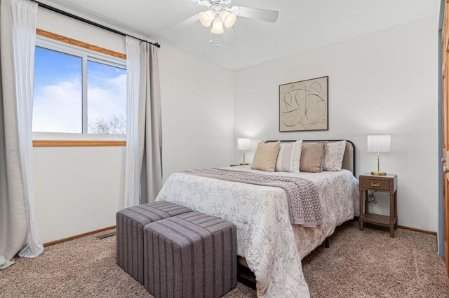 6596 Sandlewood Road, Woodbury, MN 55125