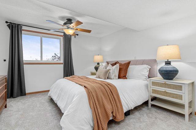 6596 Sandlewood Road, Woodbury, MN 55125