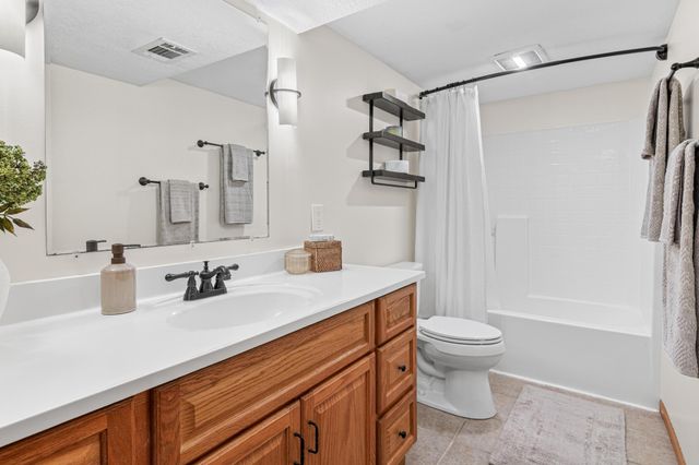 6596 Sandlewood Road, Woodbury, MN 55125