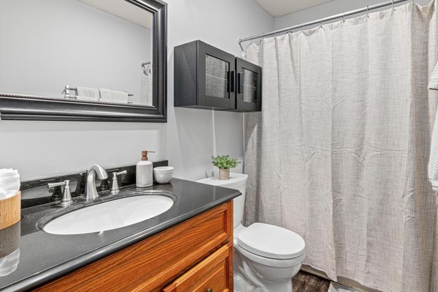 6596 Sandlewood Road, Woodbury, MN 55125