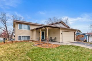 6596 Sandlewood Road, Woodbury, MN 55125