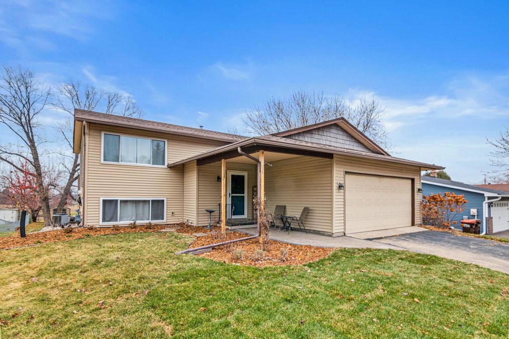 6596 Sandlewood Road, Woodbury, MN 55125