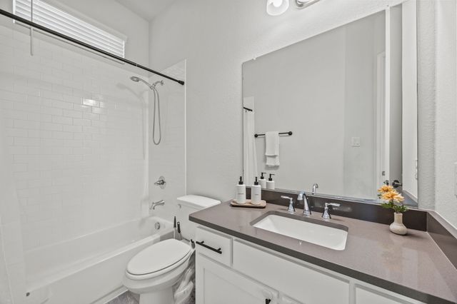 136 Ocotillo Drive, Waxahachie, TX 75165