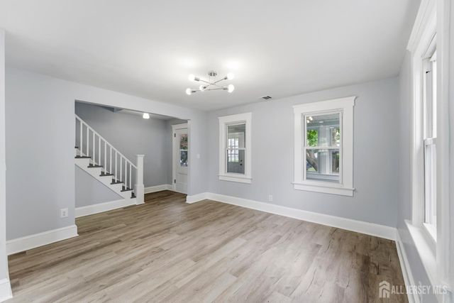 11 Jean Court, Woodbridge Proper, NJ 07095