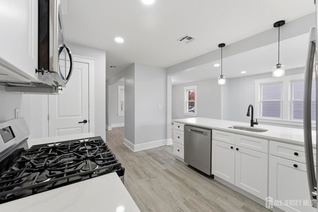 11 Jean Court, Woodbridge Proper, NJ 07095