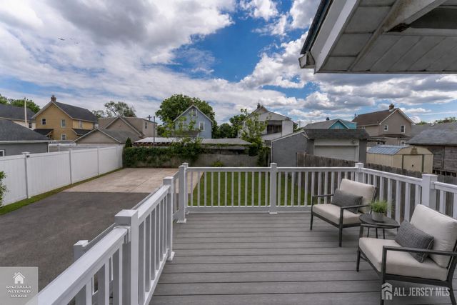11 Jean Court, Woodbridge Proper, NJ 07095