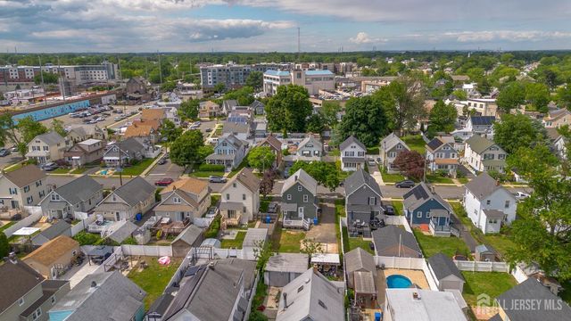11 Jean Court, Woodbridge Proper, NJ 07095