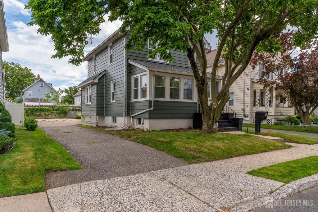 11 Jean Court, Woodbridge Proper, NJ 07095