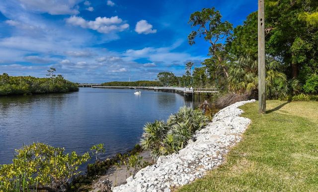 2512 SE Anchorange A-1, Port St Lucie, FL 34952