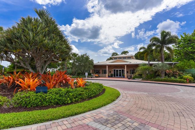 2512 SE Anchorange A-1, Port St Lucie, FL 34952