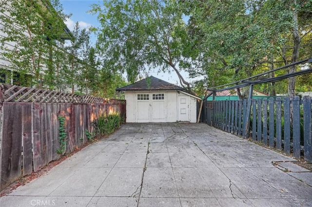 698 Arden, Pasadena, CA 91106