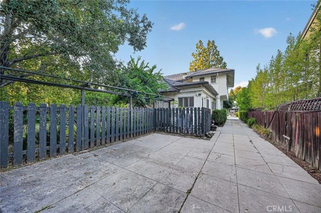 698 Arden, Pasadena, CA 91106