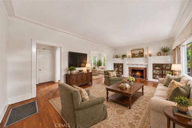 698 Arden, Pasadena, CA 91106