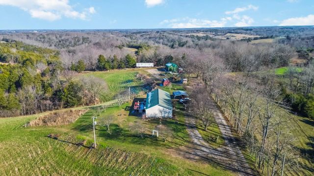 704 Cardwell Road, Harrodsburg, KY 40330
