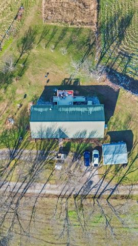 704 Cardwell Road, Harrodsburg, KY 40330