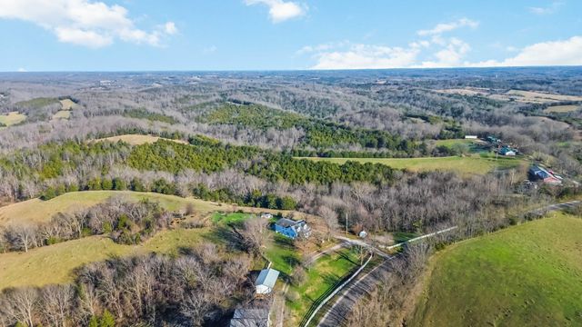 704 Cardwell Road, Harrodsburg, KY 40330
