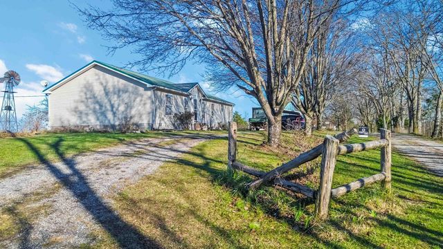 704 Cardwell Road, Harrodsburg, KY 40330