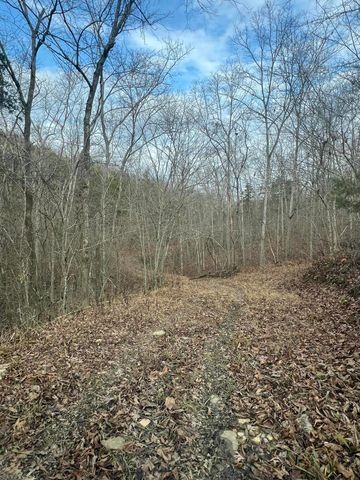 704 Cardwell Road, Harrodsburg, KY 40330