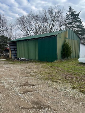 704 Cardwell Road, Harrodsburg, KY 40330