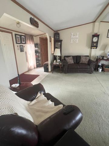 704 Cardwell Road, Harrodsburg, KY 40330