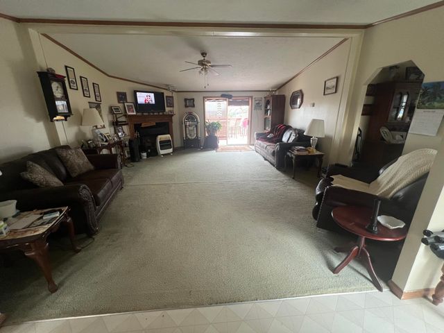 704 Cardwell Road, Harrodsburg, KY 40330