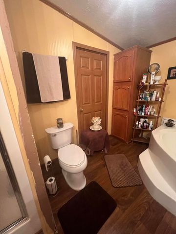 704 Cardwell Road, Harrodsburg, KY 40330