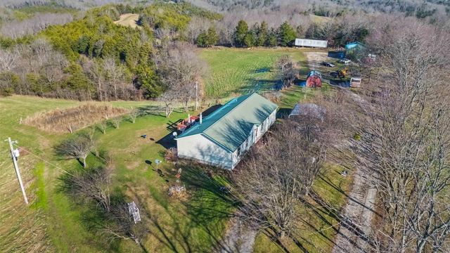 704 Cardwell Road, Harrodsburg, KY 40330