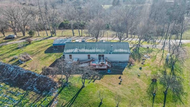 704 Cardwell Road, Harrodsburg, KY 40330