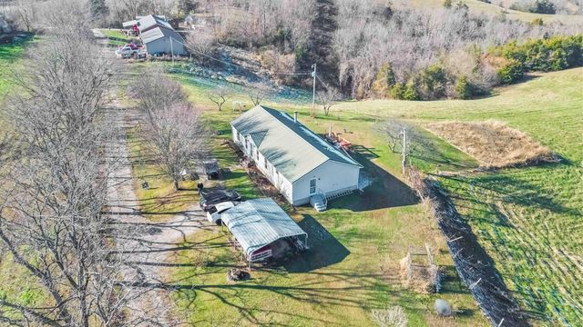 704 Cardwell Road, Harrodsburg, KY 40330
