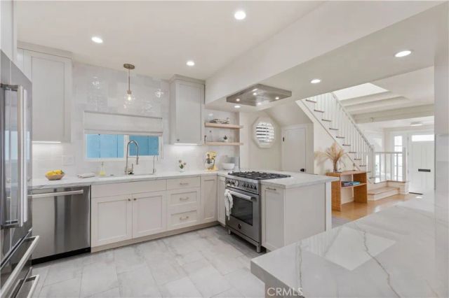 5537 E Seaside Walk, Long Beach, CA 90803