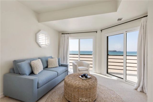 5537 E Seaside Walk, Long Beach, CA 90803