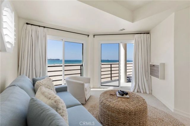 5537 E Seaside Walk, Long Beach, CA 90803