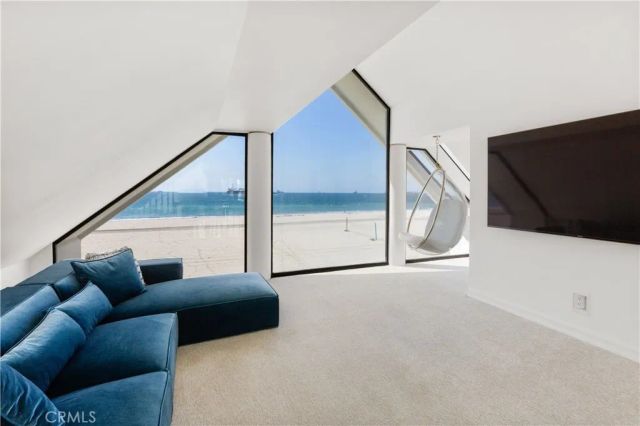 5537 E Seaside Walk, Long Beach, CA 90803