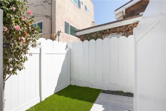 5537 E Seaside Walk, Long Beach, CA 90803