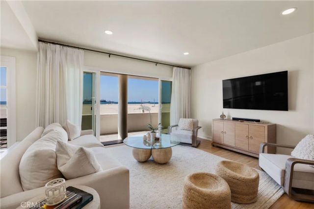 5537 E Seaside Walk, Long Beach, CA 90803