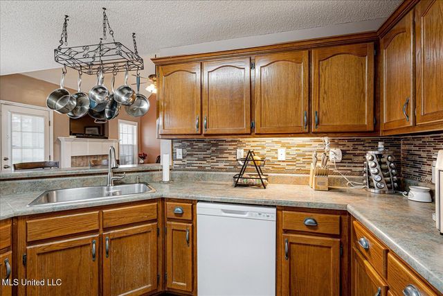 7961 Allendale Cove, Olive Branch, MS 38654