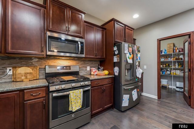4926 N 205th Street, Elkhorn, NE 68022