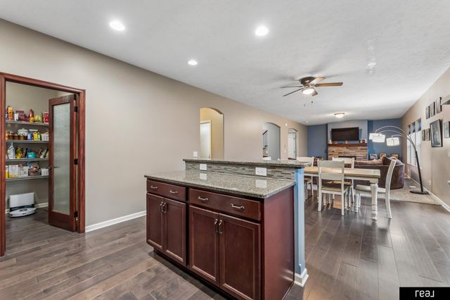 4926 N 205th Street, Elkhorn, NE 68022