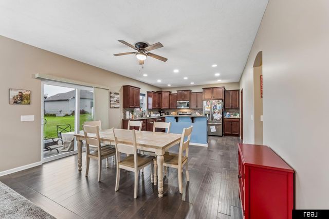 4926 N 205th Street, Elkhorn, NE 68022