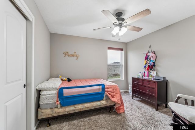 4926 N 205th Street, Elkhorn, NE 68022