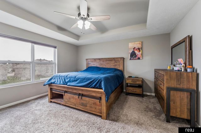4926 N 205th Street, Elkhorn, NE 68022